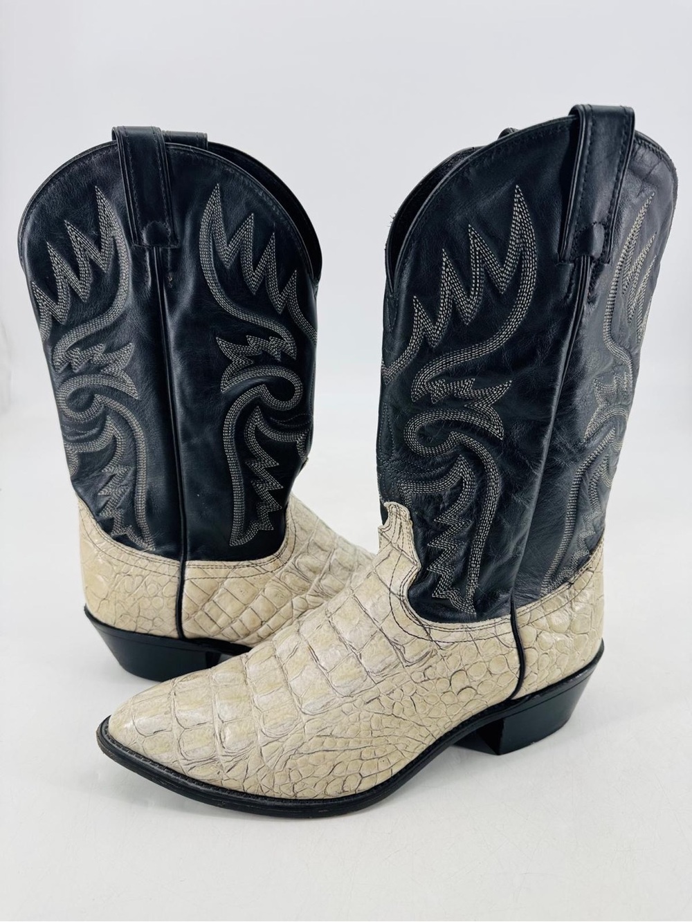 Laredo VTG 80s Western Leather Croc Embossed Made In USA Snip Toe Cowboy Boots